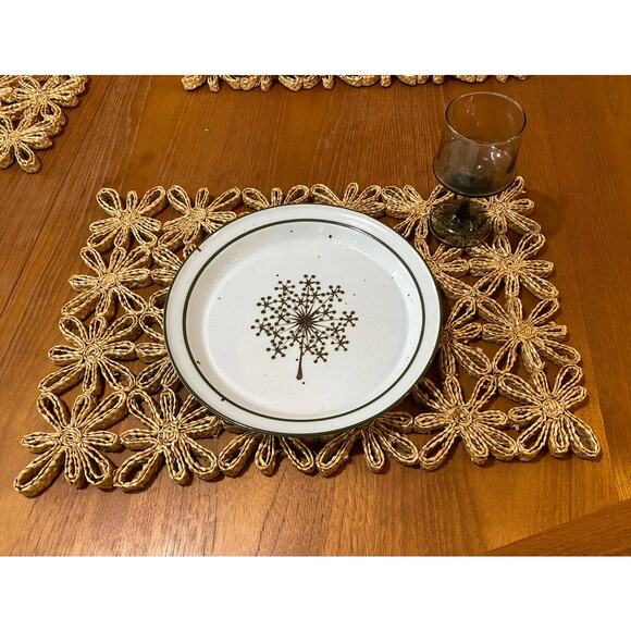 Placemats, thick woven ratan, Daisy, Flower, 3 Dimensional, set of 4 - Picture 3 of 16